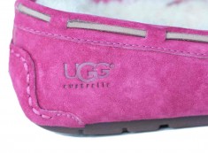 UGG-Dakota-damtofflor-pink-rosa-fårskinn-moccasin-dam-toffelshoppen